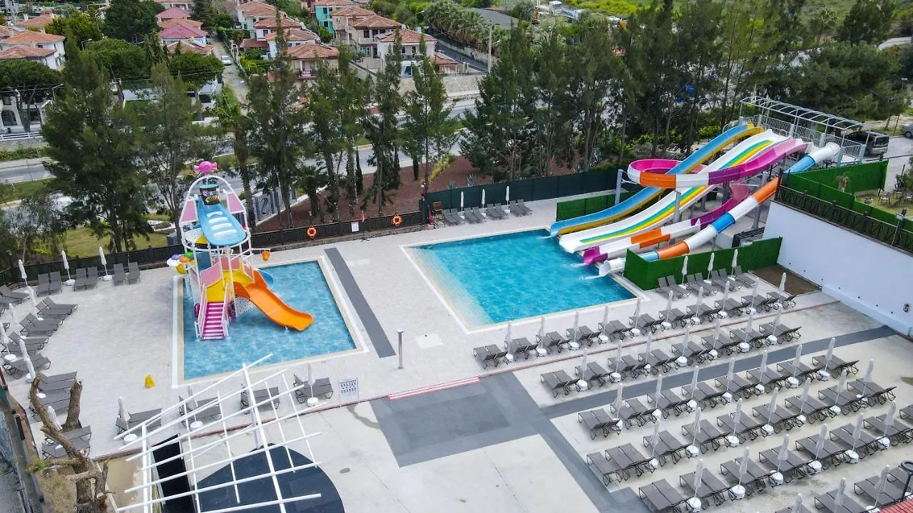 Ramada Hotel & Suites By Wyndham Kusadası