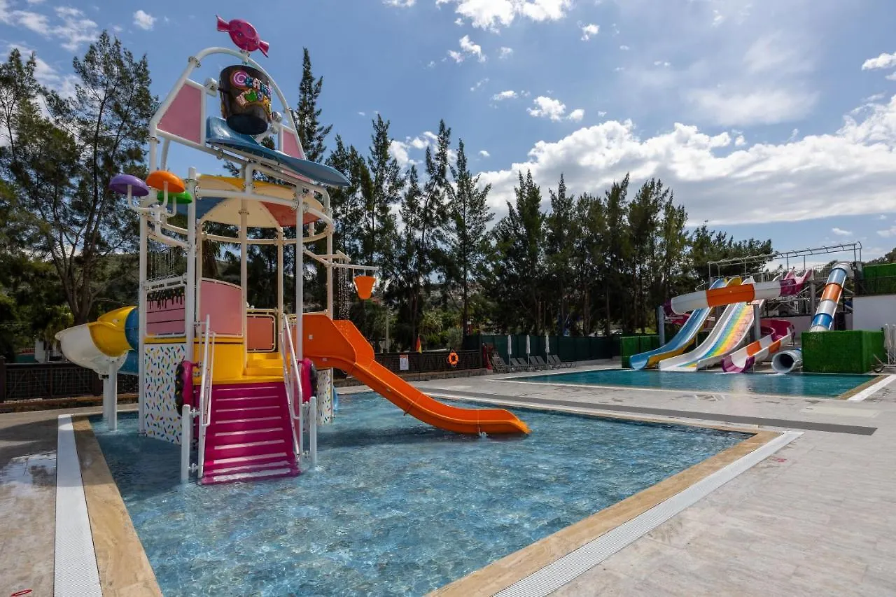 Ramada Hotel & Suites By Wyndham Kusadası Turquie