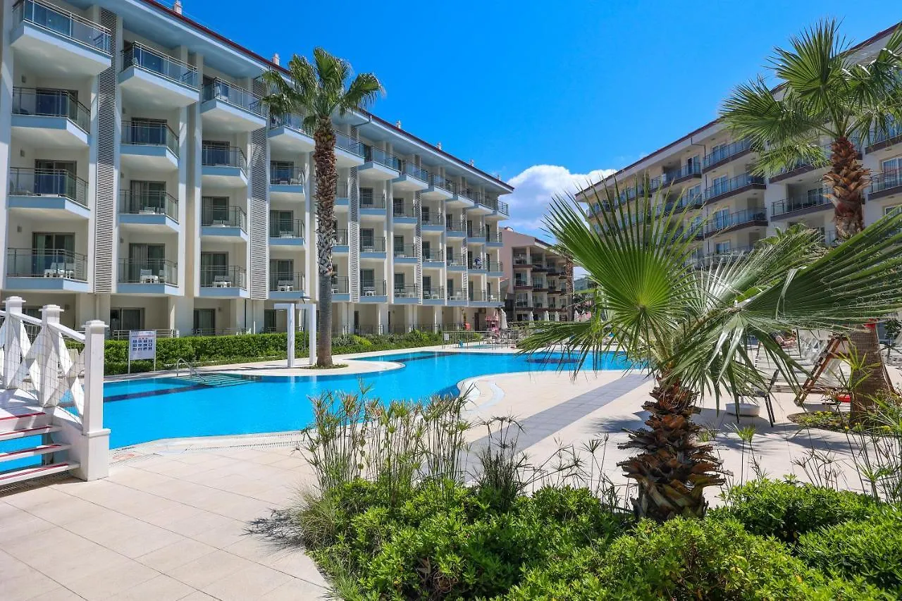 Ramada Hotel & Suites By Wyndham Kusadası