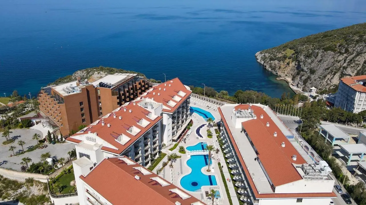 Ramada Hotel & Suites By Wyndham Kusadası