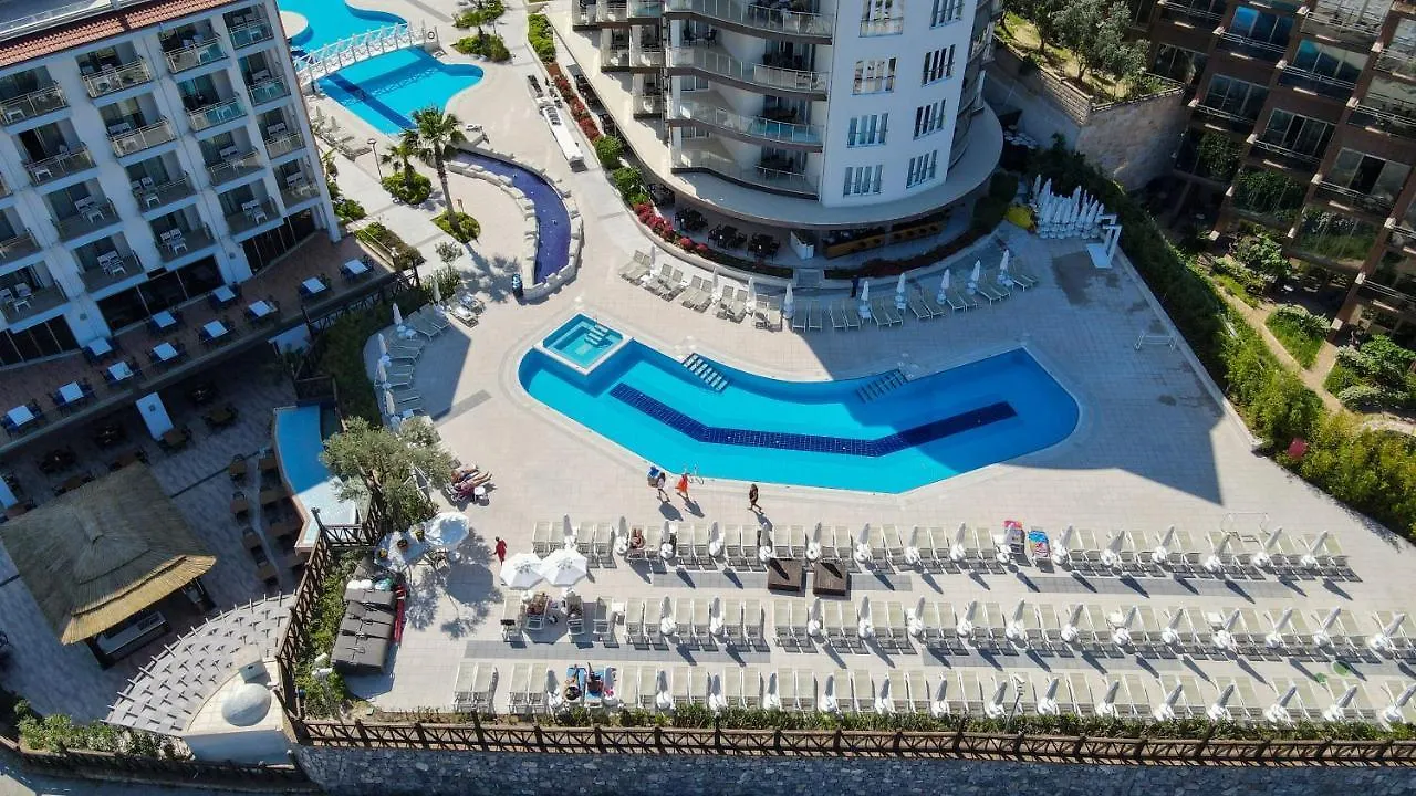 Ramada Hotel & Suites By Wyndham Kusadası