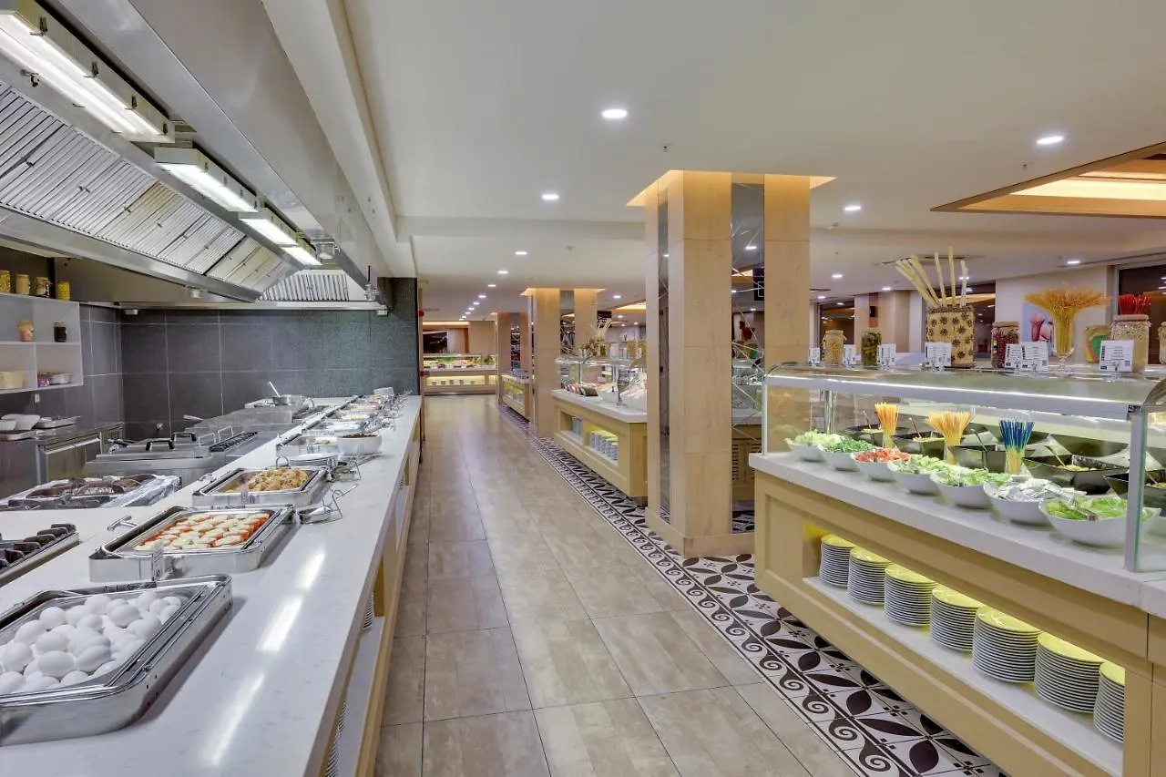 Ramada Hotel & Suites By Wyndham Kusadası