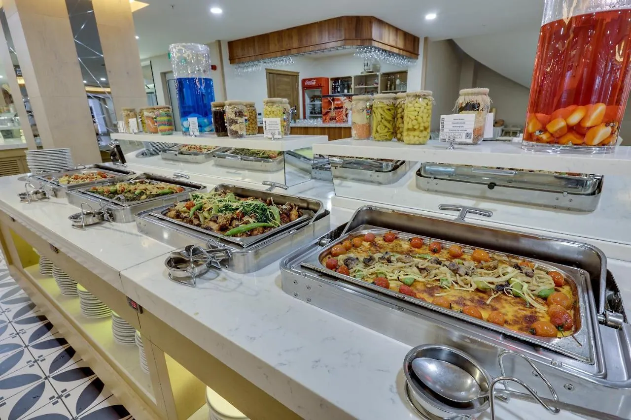 Ramada Hotel & Suites By Wyndham Kusadası