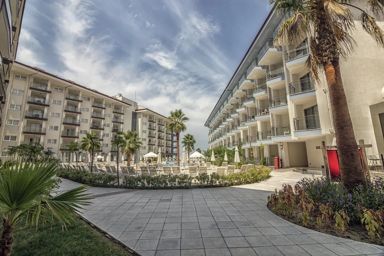 Ramada Hotel & Suites By Wyndham Kusadası