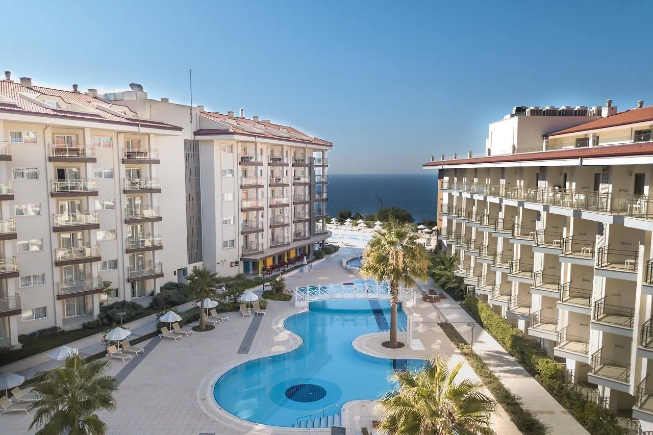 Ramada Hotel & Suites By Wyndham Kusadası