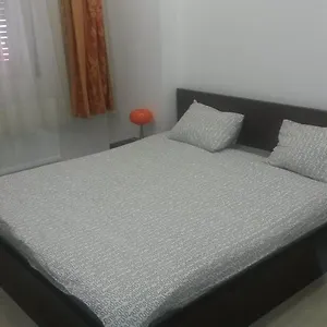 Lucy Bucureşti